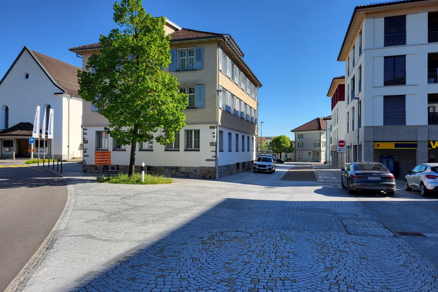 Projektname Ort Beschreibung Bild (unterstützt Google Suche)