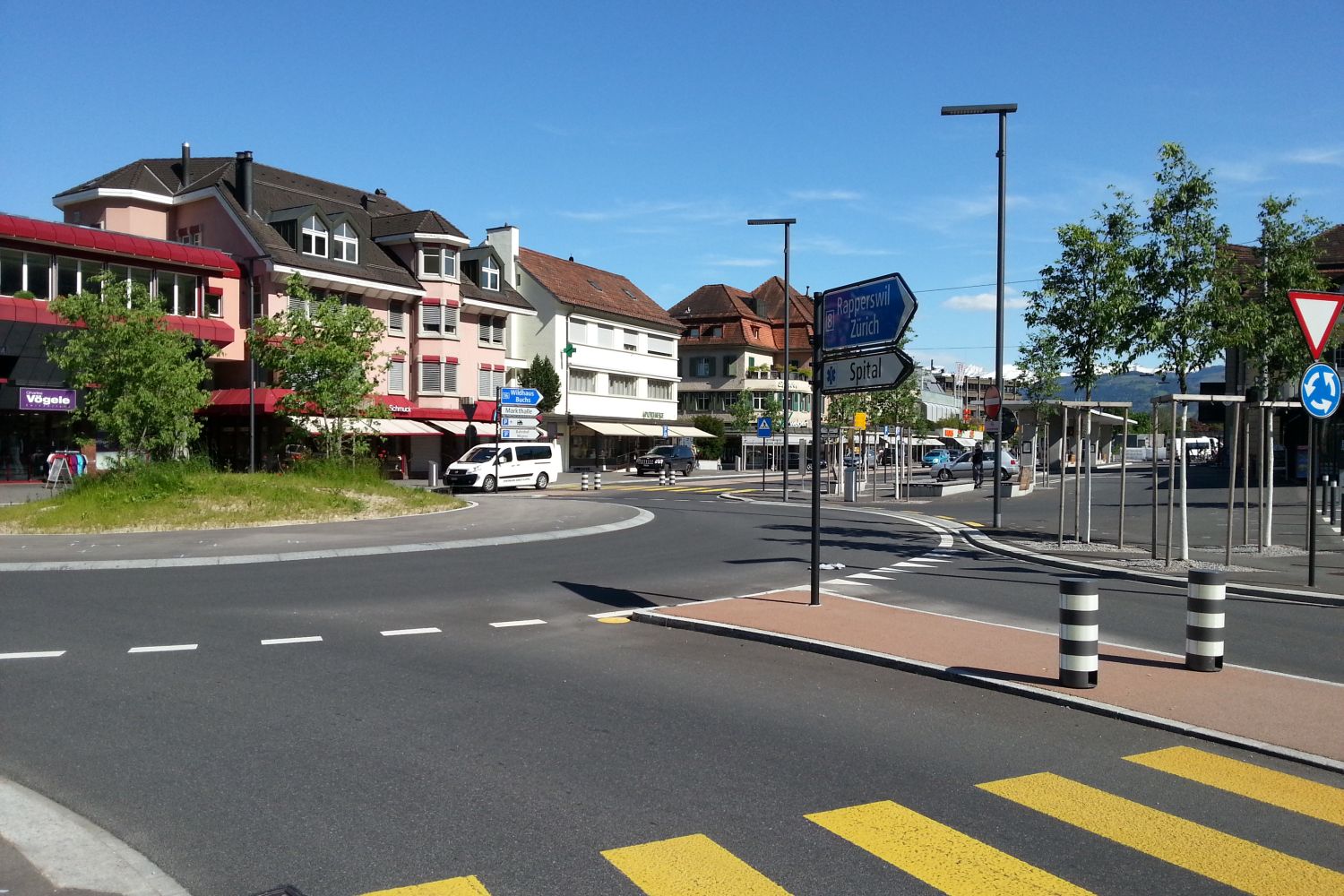 Neugestaltung Kantonsstrasse und Bahnhofplatz