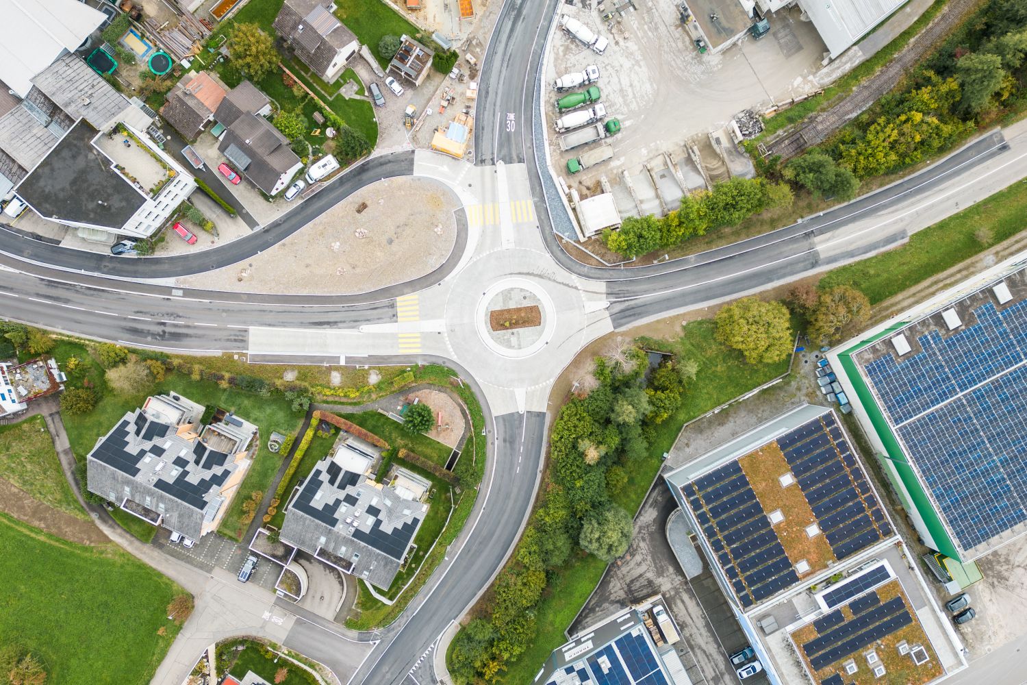 Kreisel mit Anschluss Gewerbegebiet