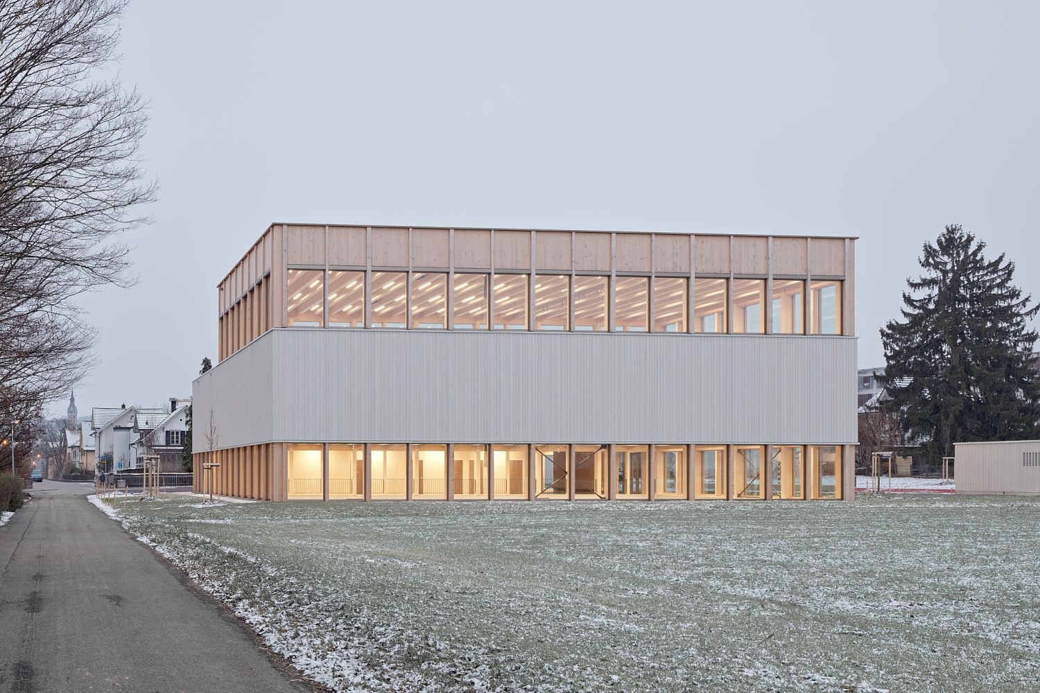 Sporthallen BZT Frauenfeld Sporthalle roter Sportplatz
