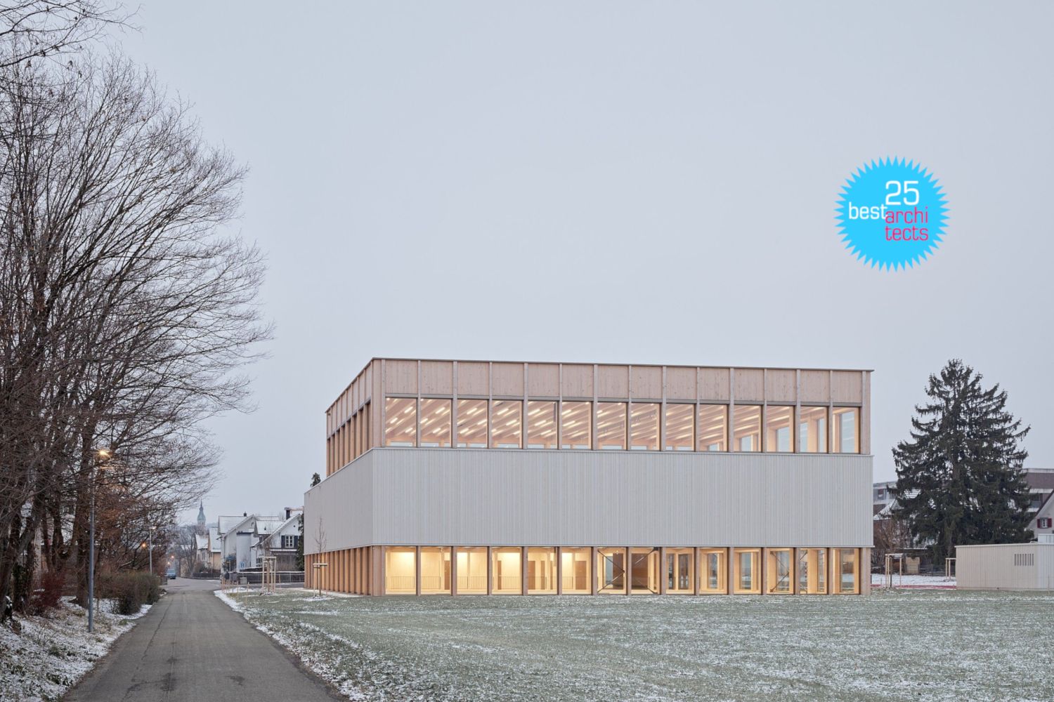 Sporthallen BZT Frauenfeld Sporthalle roter Sportplatz
