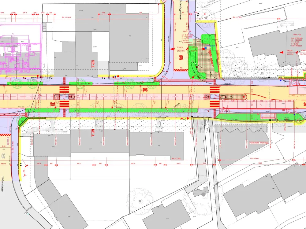 Strassenkreuzung mit Zebrastreifen und Gebäuden